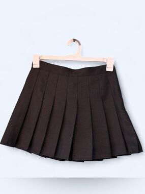 Black Pleated School-Style Skirt - Women's Small